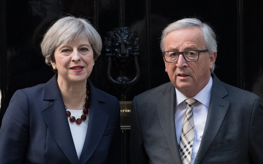 Brexit: Συνάντηση May - Juncker στις Βρυξέλλες την Πέμπτη (7/2) - ΕΕ: Περιμένουμε να ακούσουμε το σχέδιο της Βρετανίας