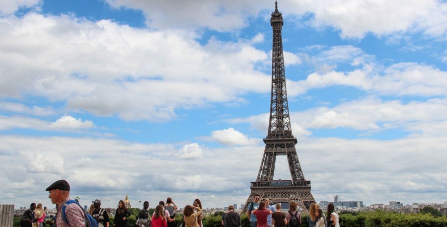 Παρίσι - Αεροπλάνο έσπασε το φράγμα του ήχου προκαλώντας πανικό - Ο ήχος θύμιζε έκρηξη