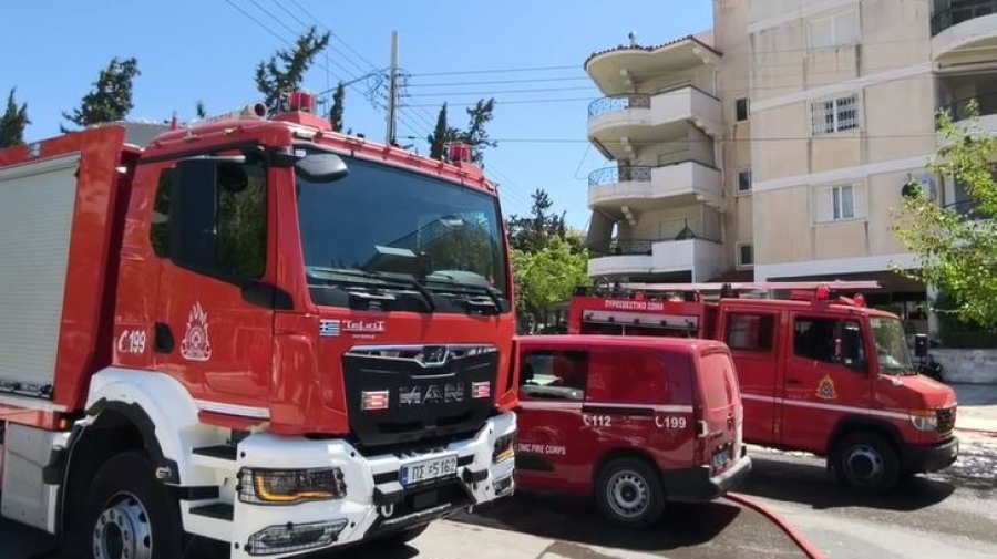 Ελληνικό: Φωτιά σε υπόγειο γκαράζ πολυκατοικίας - Απομακρύνθηκαν οι ένοικοι