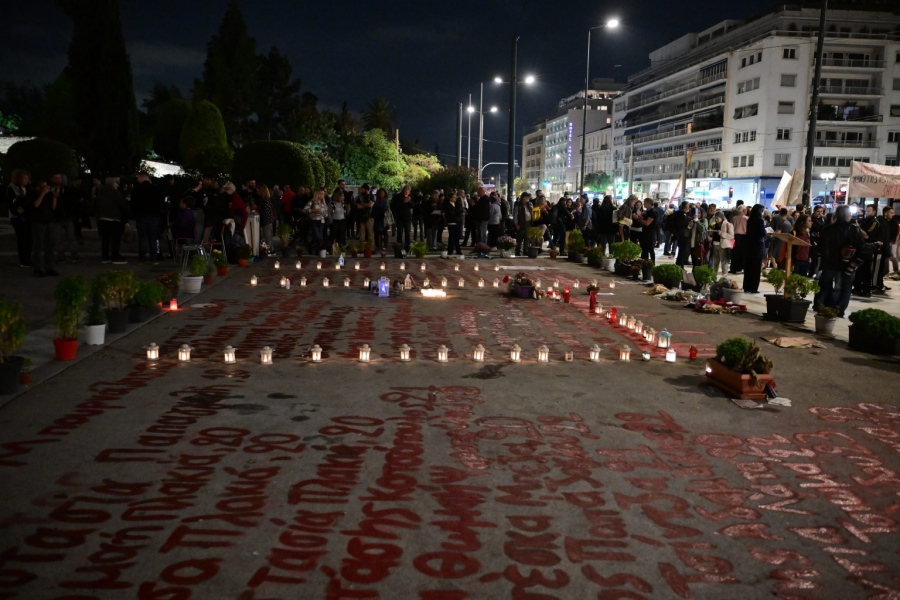 Συγκέντρωση διαμαρτυρίας στο Σύνταγμα κατά της τροπολογίας για τον Άγνωστο Στρατιώτη