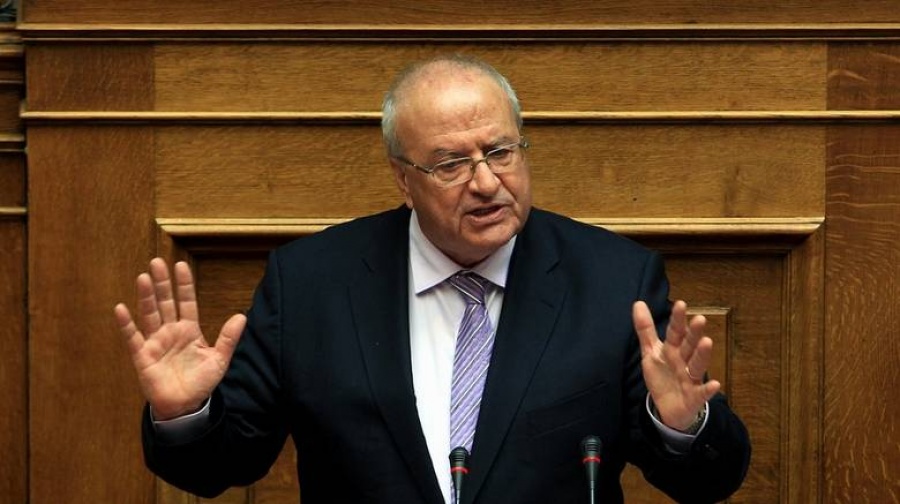 Γρηγοράκος: Άστοχες οι επικρίσεις που δέχτηκα - ΣΥΡΙΖΑ: Ρατσιστικά τα σχόλια για τον κ. Κουρουμπλή
