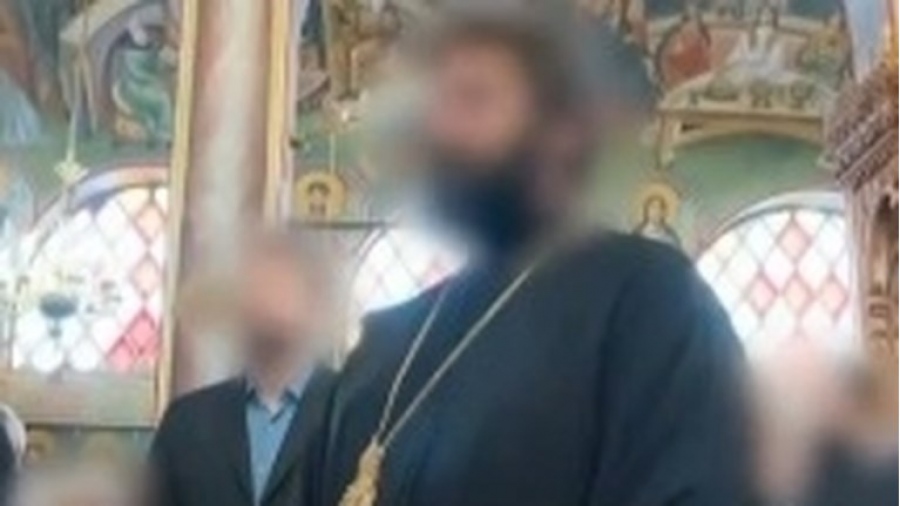 Πάτρα: Επιχειρηματίας έγινε... παπάς για να γλιτώσει από χρέη 1 εκατ. - Όμως τον... ανακάλυψαν τα θύματα του 14 χρόνια μετά