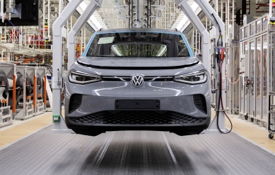 Το VW ID.4 αλλάζει πρόσωπο και όνομα