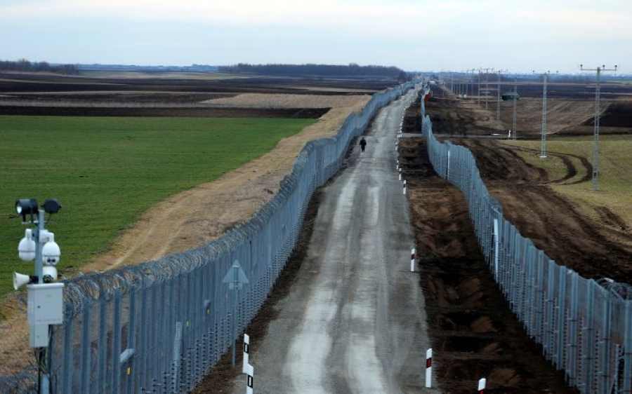 Ψηλότερος φράχτης και 4.000 συνοριοφύλακες - Η Ουγγαρία ενισχύει τα σύνορα για τους μετανάστες