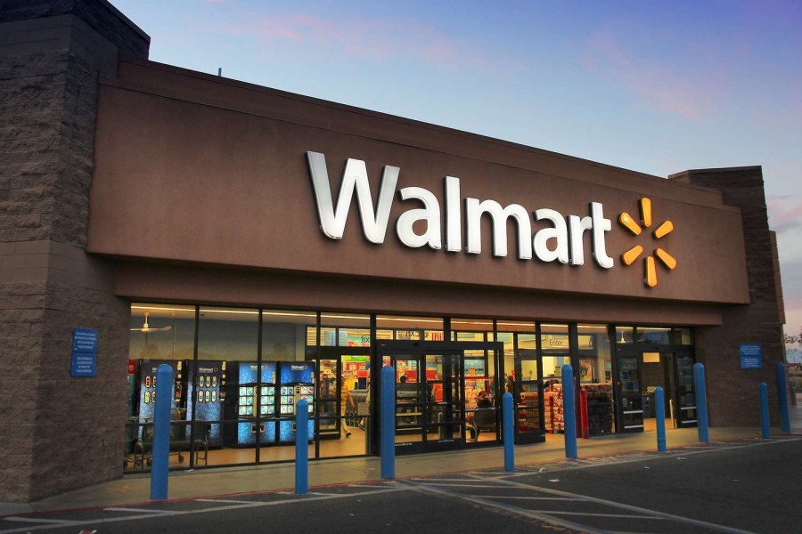 Walmart: Τέλος εποχής με την αποχώρηση του Doug McMillon – Τι σηματοδοτεί η αλλαγή ηγεσίας για τον αμερικανικό κολοσσό