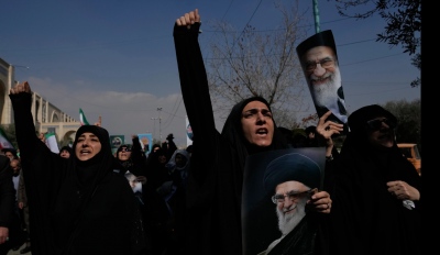 Ιράν: Διευρύνει τους στρατηγικούς στόχους των επιθέσεων και δηλώνει ανυπότακτο