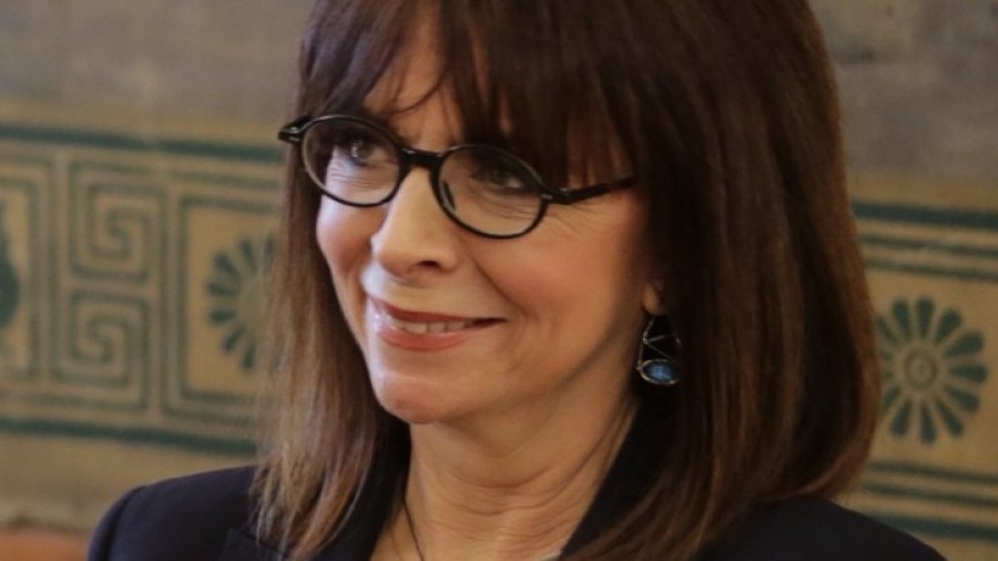 Σακελλαροπούλου (ΠτΔ): Συνεχάρη τα παιδιά της Plaisiobots για το χρυσό μετάλλιο στην Ολυμπιάδα Ρομποτικής