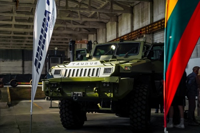 Η Λιθουανία κατασκευάζει το πρώτο τεθωρακισμένο της όχημα – Η Ελλάδα περιμένει ακόμα το… Ισραήλ