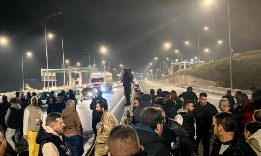 Αιφνιδιασμός στην Αχαΐα -  Πεζοί αγρότες έκλεισαν την Πατρών – Πύργου