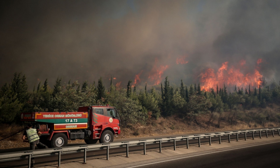 Σε Εύβοια και Σποράδες έφτασε ο καπνός από τις φωτιές στην Τουρκία