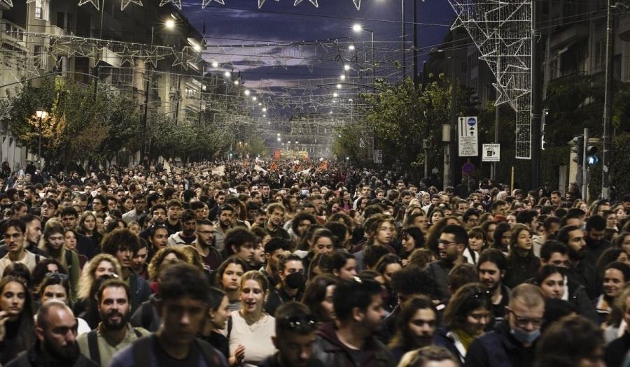 Ολοκληρώθηκε η πορεία για το Πολυτεχνείο, 20 προσαγωγές από την Αστυνομία
