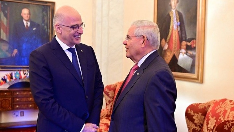 Menendez (Γερουσιαστής ΗΠΑ): Η Τουρκία παραβιάζει το ελληνικό FIR και διεξάγει παράνομες γεωτρήσεις στην κυπριακή ΑΟΖ