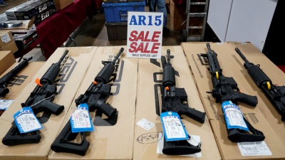 Ετοιμάζονται οι Αμερικανοί για εμφύλιο πόλεμο;... Αύξηση 41% στις πωλήσεις όπλων