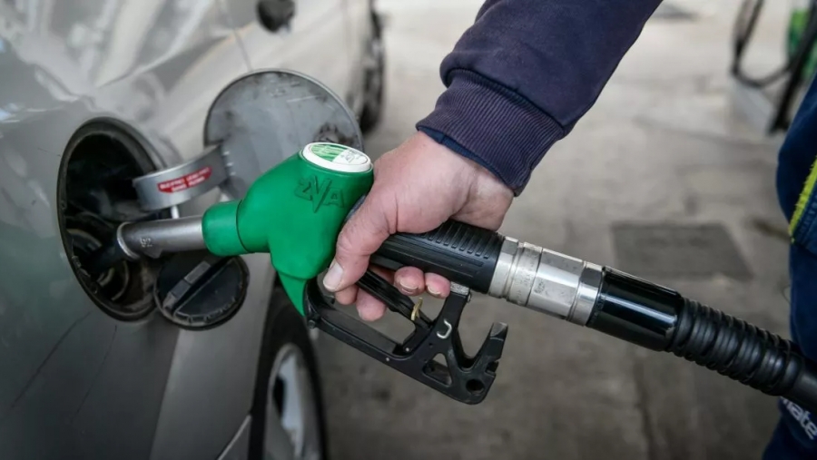 Ανεξέλεγκτη η αύξηση των τιμών στη βενζίνη - Ξεπέρασε μέχρι και τα 2,6 ευρώ το λίτρο - Οργισμένοι οι πολίτες