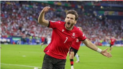 Γεωργιανός δισεκατομμυριούχος «χρυσώνει» τον Κβαρατσχέλια και την… παρέα του για την ιστορική πρόκριση (video)