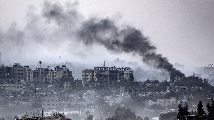 Η Γάζα καταρρέει - Το Ισραήλ κυνηγά τον ηγέτη της Hamas στα τούνελ της Khan Yunis - Πόλεμος και με ΟΗΕ - 17.177 οι νεκροί