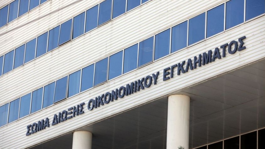 ΣΔΟΕ: Παράνομο αποστακτήριο σε σπίτι στο Ηράκλειο Κρήτης - Έλεγχοι και σε 17 επιχειρήσεις υγειονομικού ενδιαφέροντος