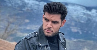 Θετικός στον κορωνοϊό μετά την διπλή δόση του εμβολίου της Pfizer ο τραγουδιστής Κωνσταντίνος Δρούλιας