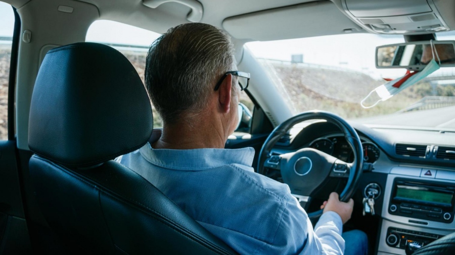 Απίστευτο κι όμως αληθινό - Γάλλος ξέχασε τη γυναίκα του σε βενζινάδικο και το θυμήθηκε μετά από 300 χιλιόμετρα