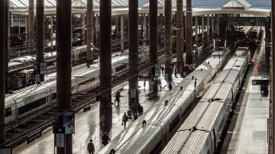 Ισπανία: Αγόρασαν τρένα αξίας 260 εκατ. ευρώ αλλά δεν... χωρούσαν στα τούνελ - Παραιτήσεις υψηλόβαθμων στελεχών λόγω γκάφας