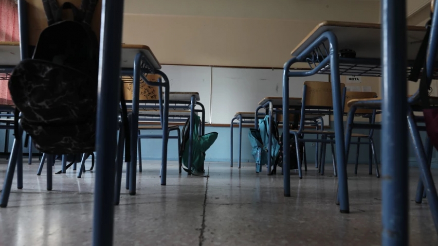 Άγριος ξυλοδαρμός μαθητή στο ΕΠΑΛ Λουτρακίου – Νοσηλεύεται με κατάγματα στην κάτω γνάθο