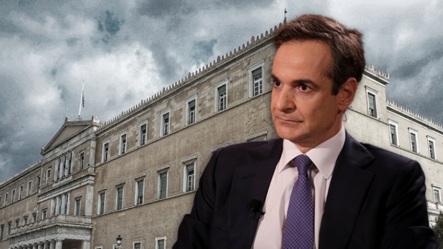 H νέα στροφή Μητσοτάκη προς το Κέντρο τον αφήνει εκτεθειμένο στα δεξιά του – Ποιος θα αξιοποιήσει το κενό;