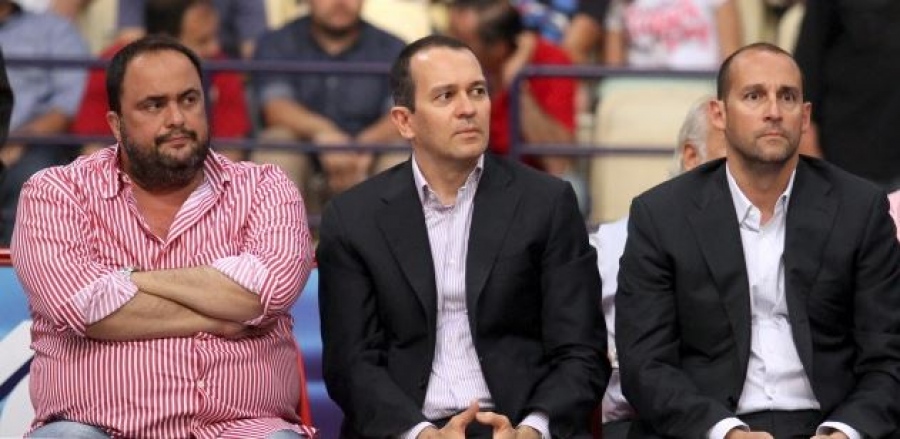 Εμφύλιος στον Ολυμπιακό – Το ερυθρόλευκο δημοσίευμα κατά των Αγγελόπουλων με κατηγορίες για κολλητιλίκια με το Μαξίμου