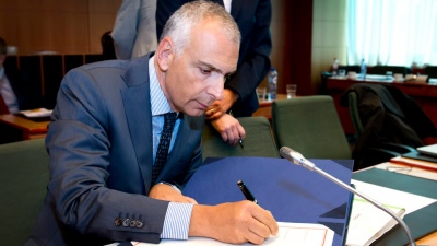 Η διαφθορά γκρεμίζει τις Βρυξέλλες: Παραιτήθηκε από την Κομισιόν ο Stefano Sannino, πρώην Γραμματέας της Ευρωπαϊκής Ένωσης