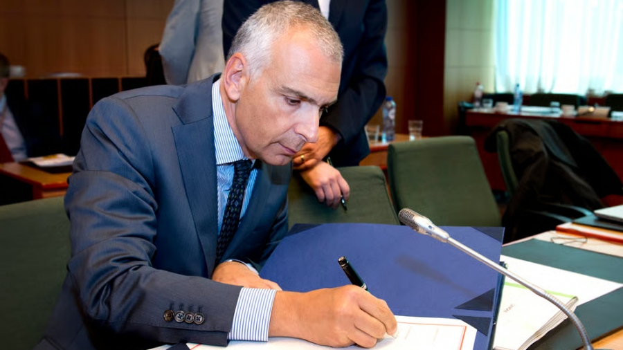 Η διαφθορά γκρεμίζει τις Βρυξέλλες: Παραιτήθηκε από την Κομισιόν ο Stefano Sannino, πρώην Γραμματέας της Ευρωπαϊκής Ένωσης