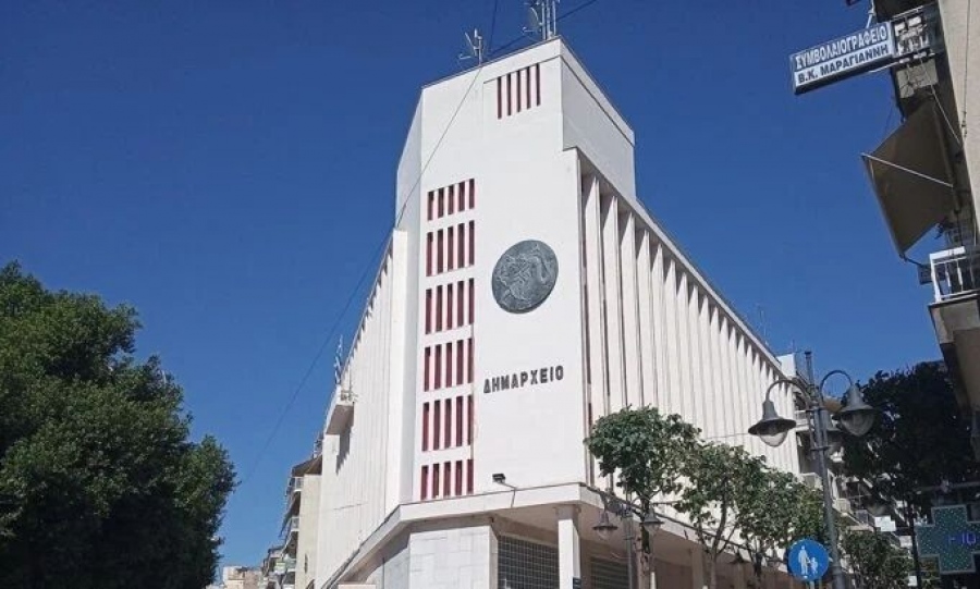 Αγρίνιο: Άνδρας μπήκε στο γραφείο του δημάρχου, του επιτέθηκε και δάγκωσε υπάλληλο