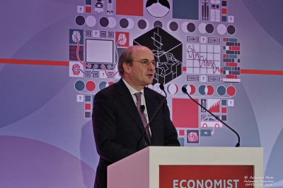 Τρία βασικά νομοσχέδια το 2024: Δημόσιες επενδύσεις, συγχωνεύσεις επιχειρήσεων, Υπερταμείο