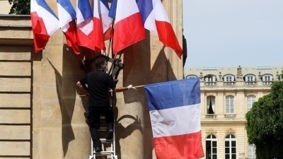 Γαλλία: Ημέρα πολιτικών διαβουλεύσεων παντός τύπου και σε όλα τα επίπεδα μετά τον β' γύρο των βουλευτικών εκλογών