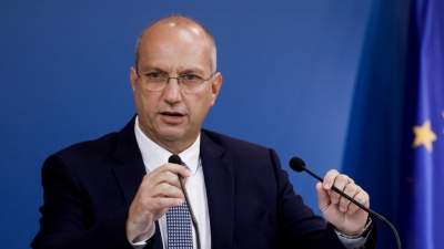 Οικονόμου: Δεν έχουν αλλάξει τα βασικά κομμάτια της στρατηγικής στην πανδημία – Μόνο με rapid στις εκκλησίες