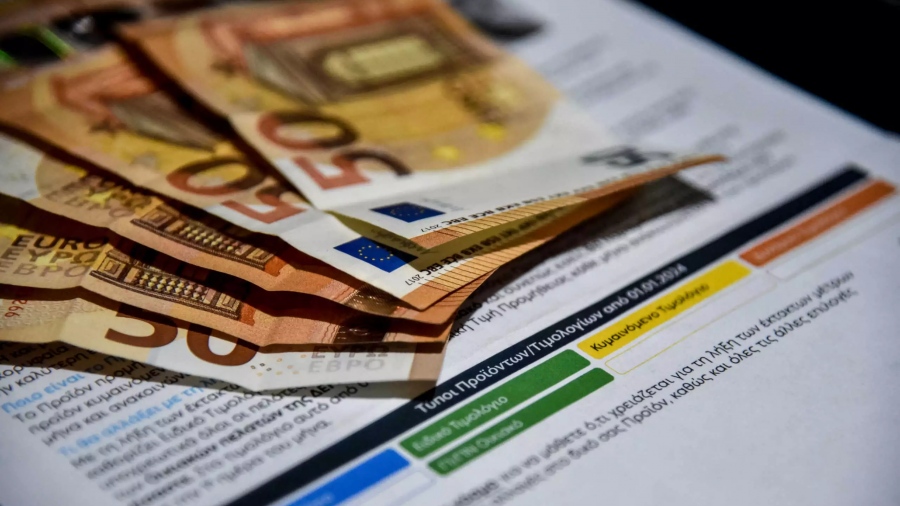 Ετήσιο όφελος έως 260 ευρώ στα τιμολόγια ρεύματος λόγω της μείωσης - Αναλυτικά οι χρεώσεις ανά πάροχο