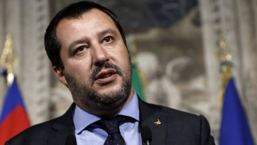 Salvini: Πλοίο με 200 μετανάστες κατευθύνεται στην Ιταλία - Ανάξια και επιζήμια η ΕΕ