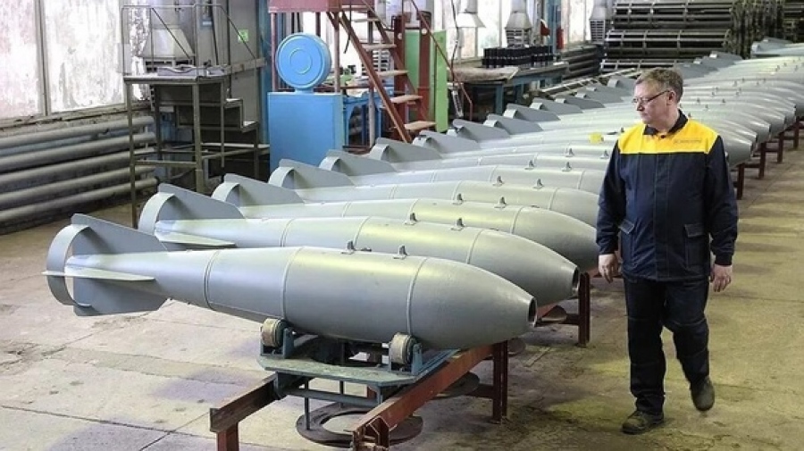 Military TV: Οι βόμβες ολίσθησης FAB-1500 διορθώνονται από απόσταση που θεωρείται αδύνατο - Οι Ρώσοι έχουν ένα απίστευτο όπλο