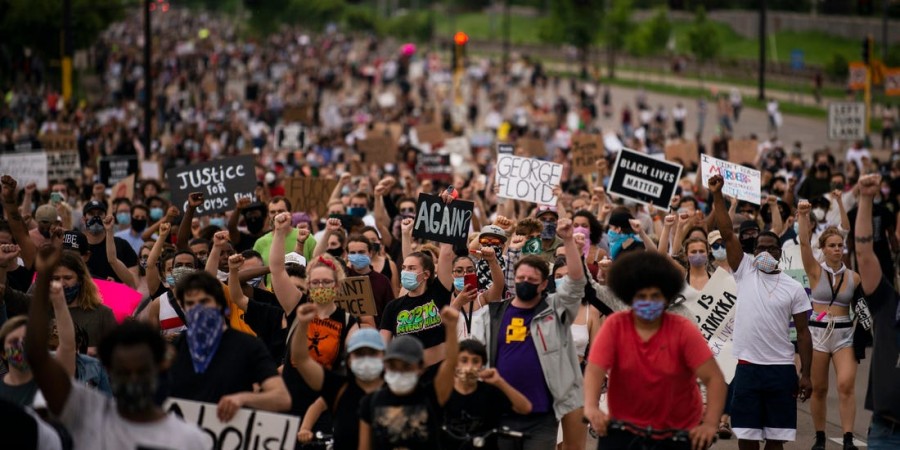 ΗΠΑ: Κατακραυγή για τον θάνατο από αστυνομική βία - Μεγάλες ταραχές στη Μινεάπολη