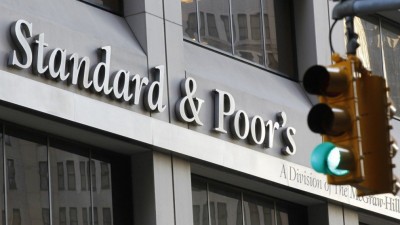 S&P: Χειρότερο και από το 2009 θα είναι το 2021 για το τραπεζικό κλάδο