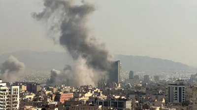 Κόλαση, στις φλόγες η πρεσβεία ΗΠΑ σε Σ. Αραβία, εκρήξεις σε Μπαχρέιν – Έξαλλος ο Trump – Larijani: Πόλεμος μακράς διάρκειας