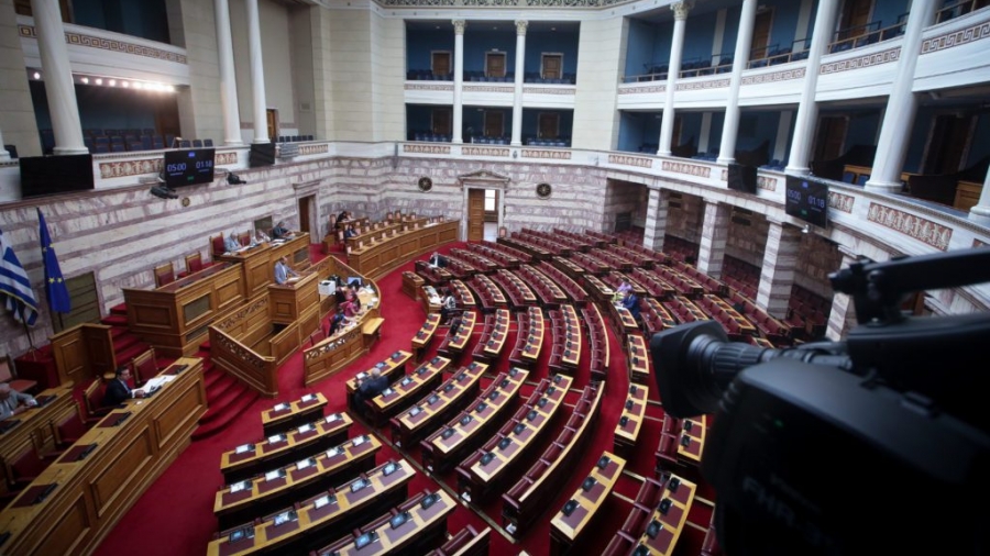 Υποκλοπές - Την Παρασκευή (26/8) η μάχη των πολιτικών αρχηγών στη Βουλή - Την Τετάρτη (24/8) επιτροπή Θεσμών