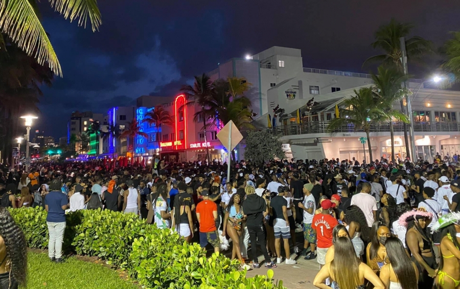 ΗΠΑ: Σε κατάσταση έκτακτης ανάγκης το Miami Beach, λόγω δεκάδων χιλιάδων επισκεπτών!