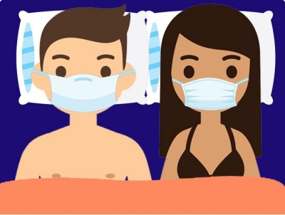 Οδηγός safe sex επί κορωνοϊού από το BBC: Κάντε σεξ με μάσκα ή καλύτερα διαδικτυακό και... μόνοι σας!