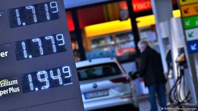 Γερμανία: Σύστημα εκπτώσεων για τη διατήρηση στης τιμής της βενζίνης κάτω από τα 2 ευρώ το λίτρο
