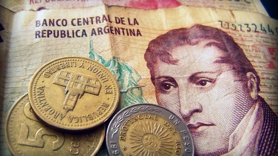 BofA: Σχεδόν υπερτιμημένο το πέσο Αργεντινής, παρά την κατάρρευση το 2018