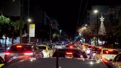 Κίνηση στους δρόμους: Επιστρέφουν οι εκδρομείς των Χριστουγέννων – Άνοιξαν τα διόδια Μαλγάρων