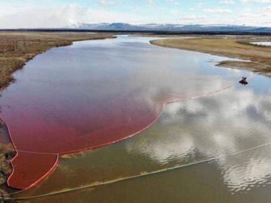 Ρωσία: Υπό έλεγχο τέθηκε η πετρελαιοκηλίδα ανοιχτά της ρωσικής πόλης Νορίλσκ της Αρκτικής