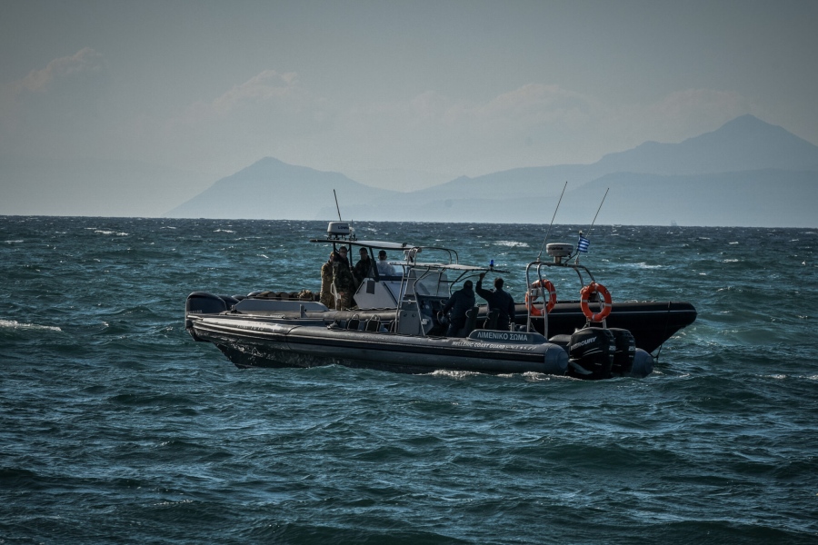 Πορτογαλία: Τέσσερις άνθρωποι, ανάμεσά τους ένας 12χρονος, αγνοούνται μετά από ναυάγιο – Μεγάλο κύμα χτύπησε τη βάρκα τους