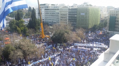 Η Αθήνα στον παλμό του συλλαλητηρίου για την ελληνικότητα της Μακεδονίας - Εκατοντάδες χιλιάδες κόσμος