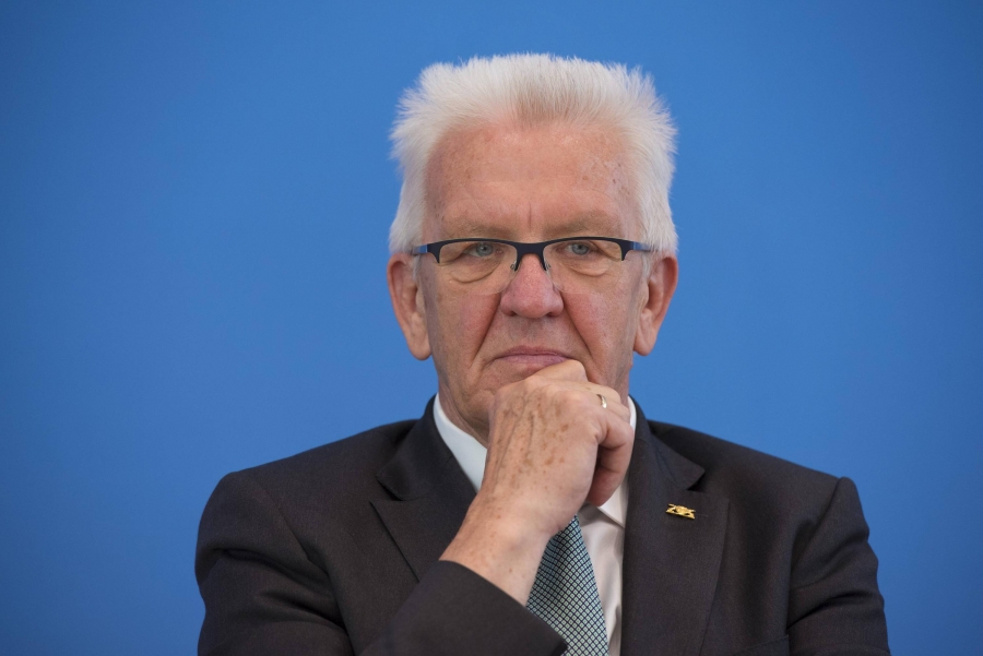 Ο απόλυτος ξεπεσμός - Γερμανός πολιτικός για κρίση: «Μην κάνετε διαρκώς ντους, ένα πανί αρκεί!» - Εκτοξεύθηκε στα 700 ευρώ η μεγαβατώρα