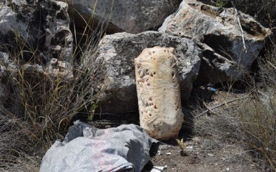 Βρέθηκε αρχαίο αντικείμενο μεγάλης ιστορικής αξίας στο Βαθύ Ευβοίας - Πρόκειται για ενεπίγραφο μαρμάρινο λίθο